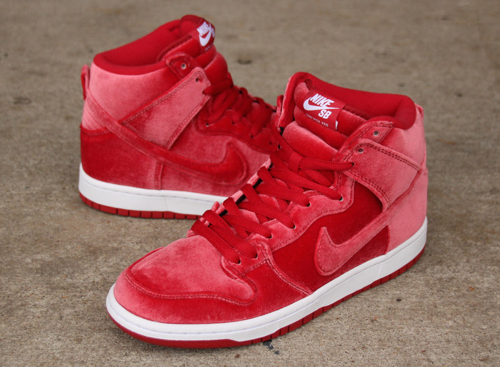 Sb dunk high hotsell premium red velvet