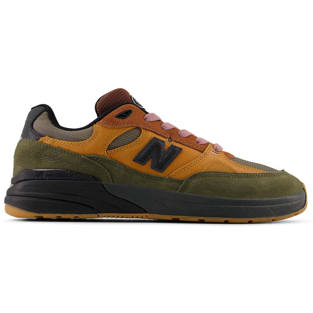 New Balance Numeric Andrew Reynolds X Gigilotti 933 Skate Shoes